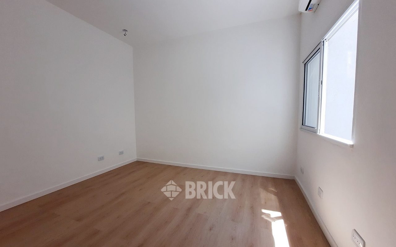 ESPINOSA al 1500 Piso PB 14