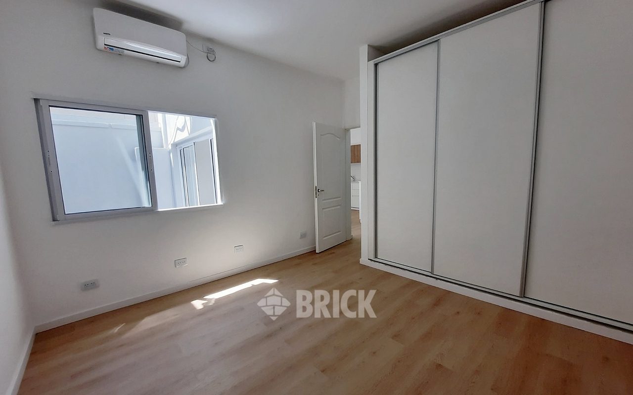 ESPINOSA al 1500 Piso PB 15