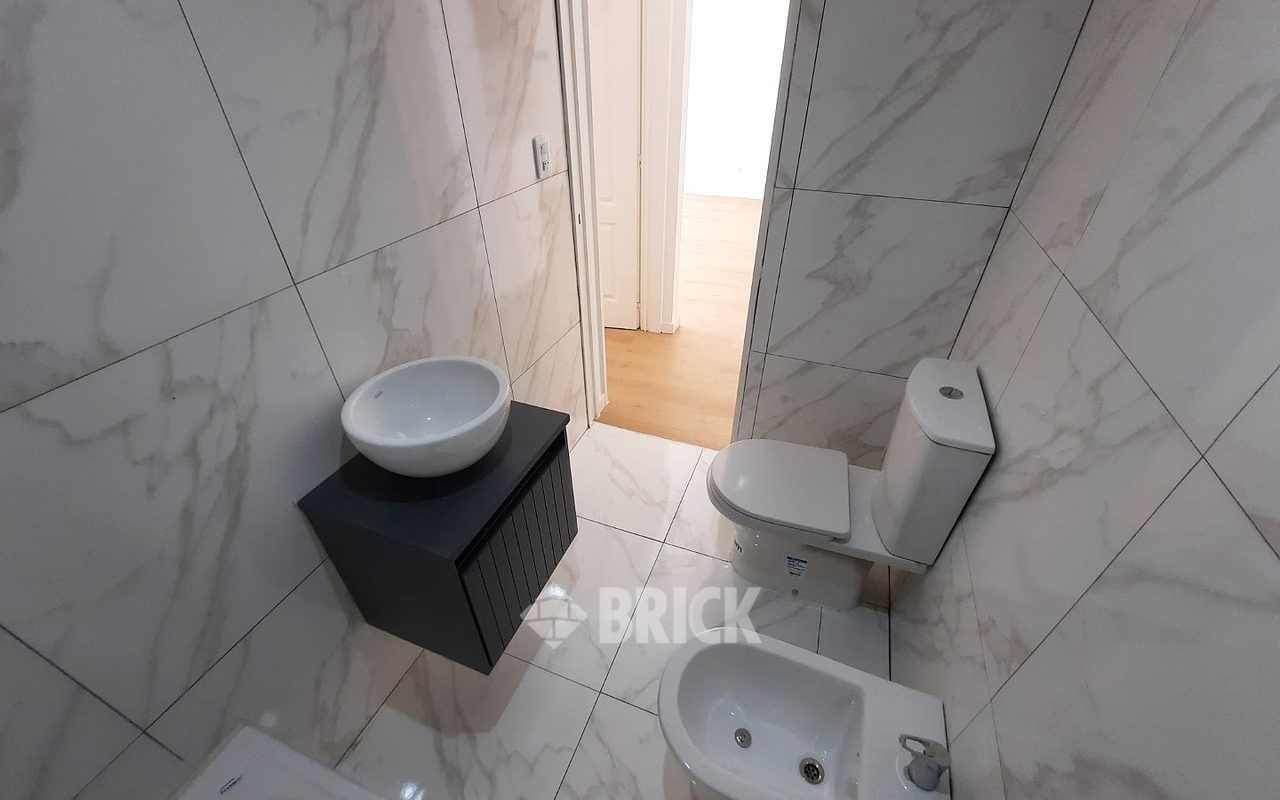 ESPINOSA al 1500 Piso PB 19