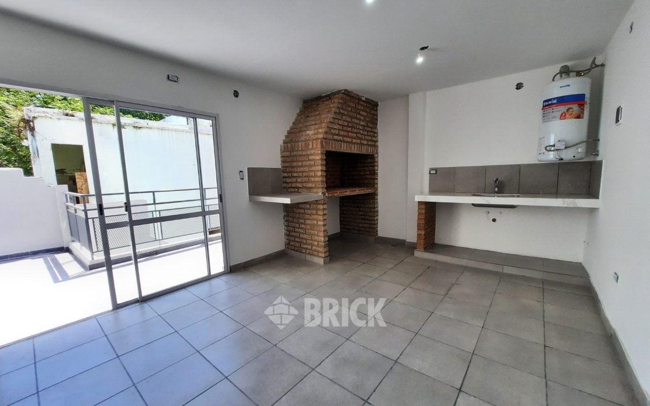 ESPINOSA al 1500 Piso PB 23