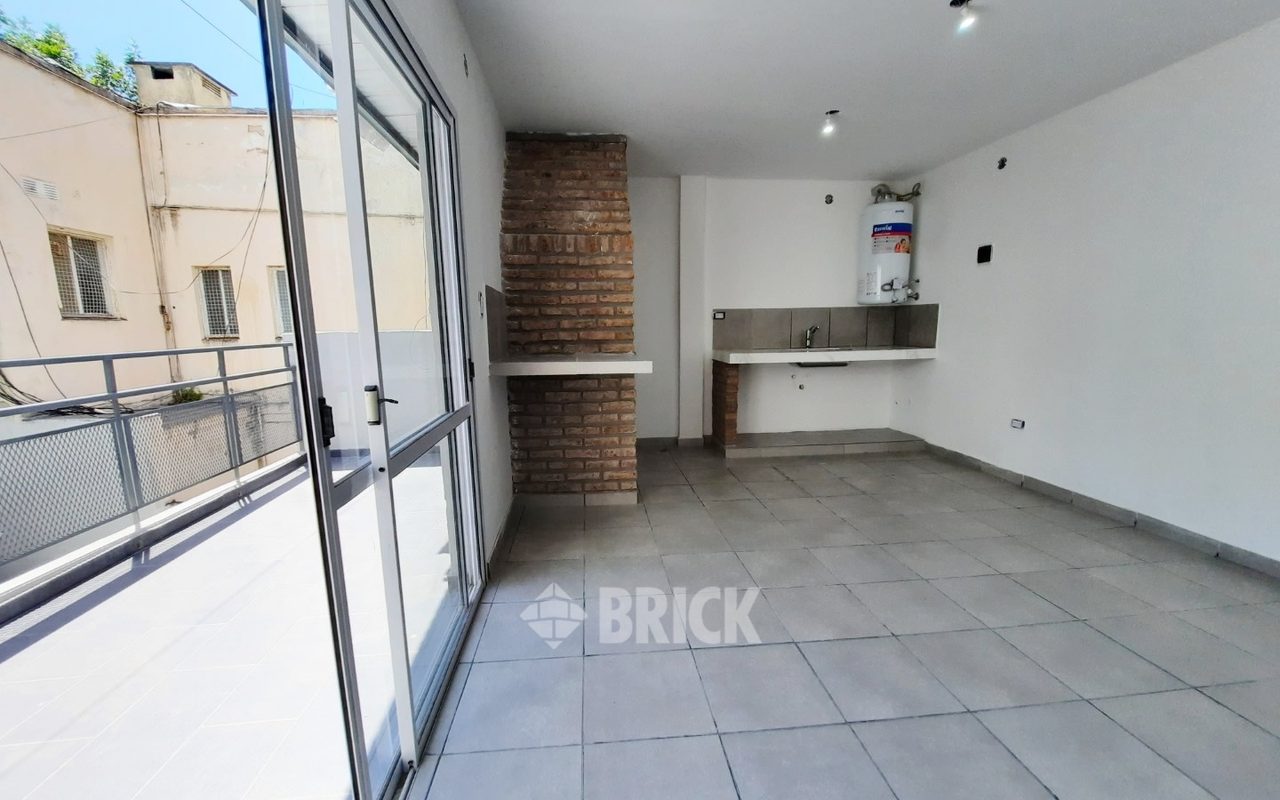 ESPINOSA al 1500 Piso PB 24