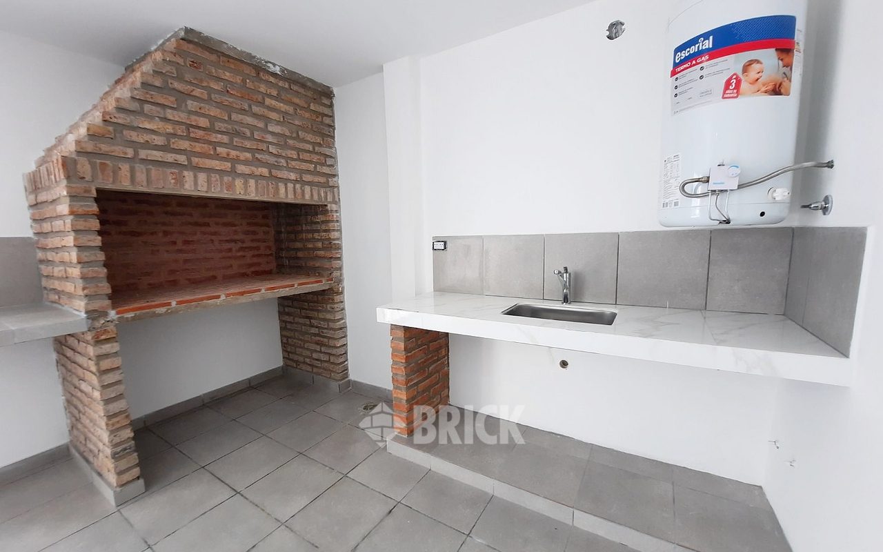 ESPINOSA al 1500 Piso PB 25