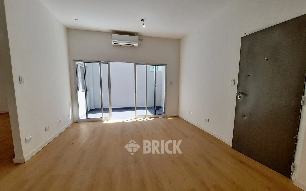 ESPINOSA al 1500 Piso PB 3