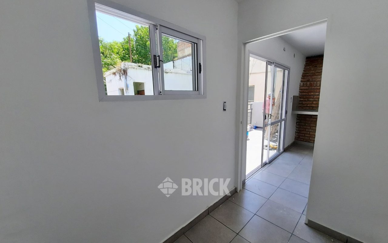 ESPINOSA al 1500 Piso PB 32