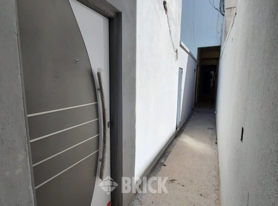 ESPINOSA al 1500 Piso PB 33