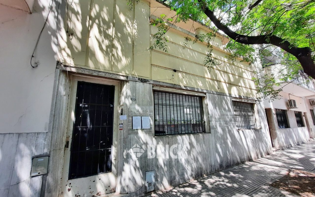 ESPINOSA al 1500 Piso PB 34