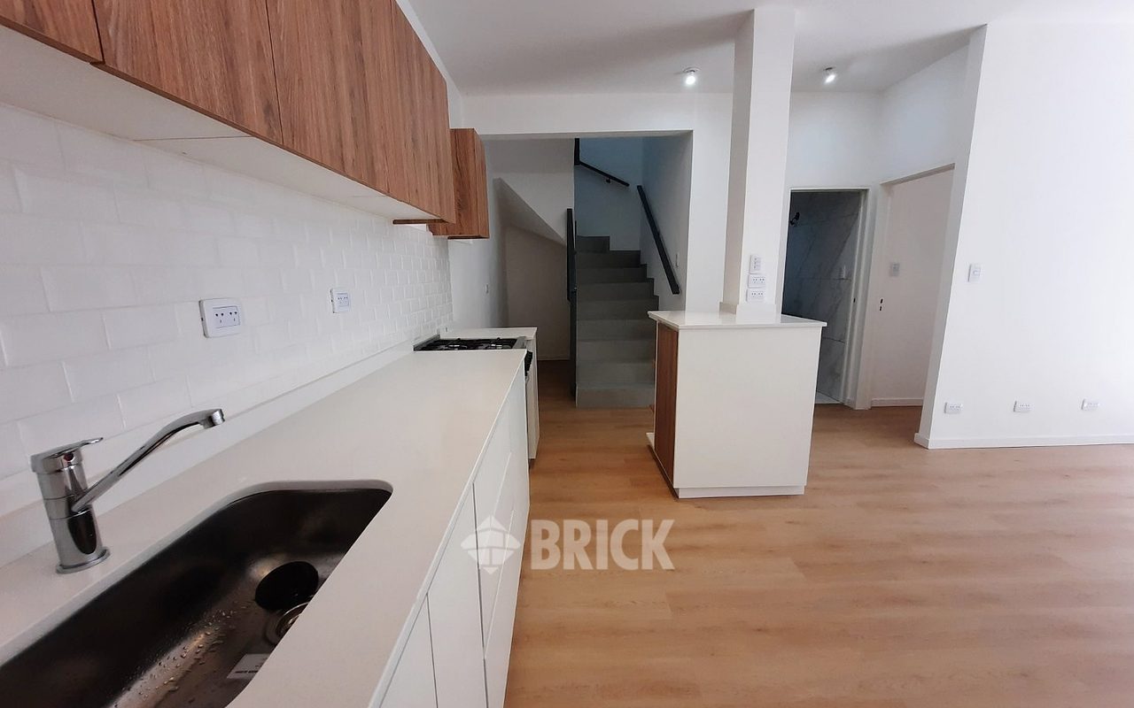 ESPINOSA al 1500 Piso PB 8