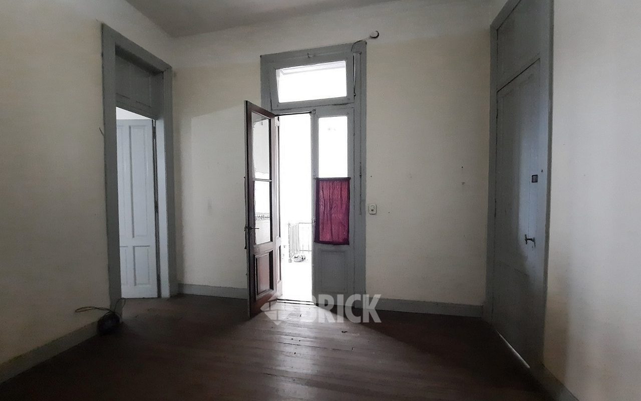 ALVAREZ THOMAS, AV. al 700 44