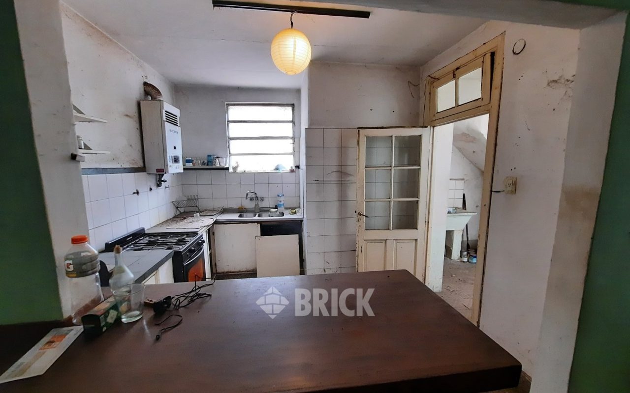 ALVAREZ THOMAS, AV. al 700 57