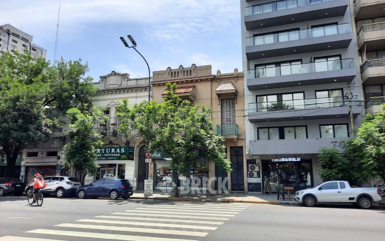 ALVAREZ THOMAS, AV. al 700 73