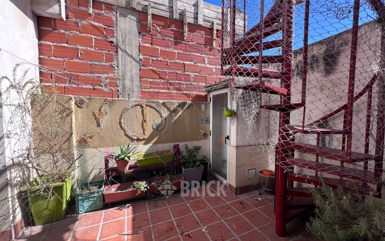 PRIMERA JUNTA al 3800 Piso PB 18