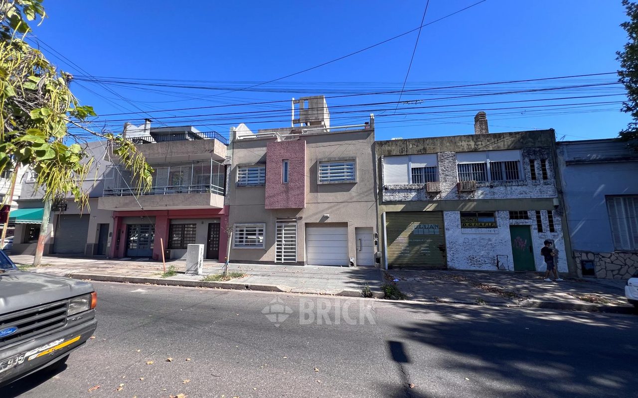 PRIMERA JUNTA al 3800 Piso PB 31