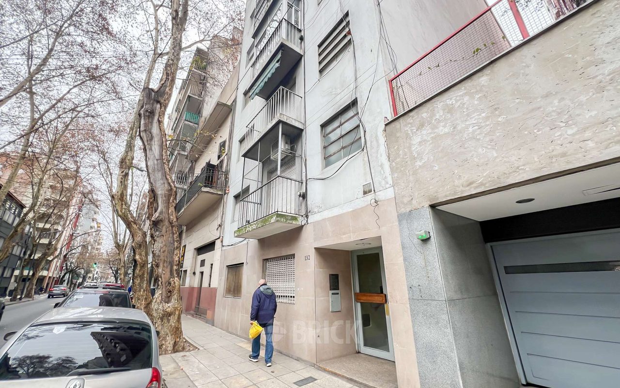 COLOMBRES al 100 Piso 8 14