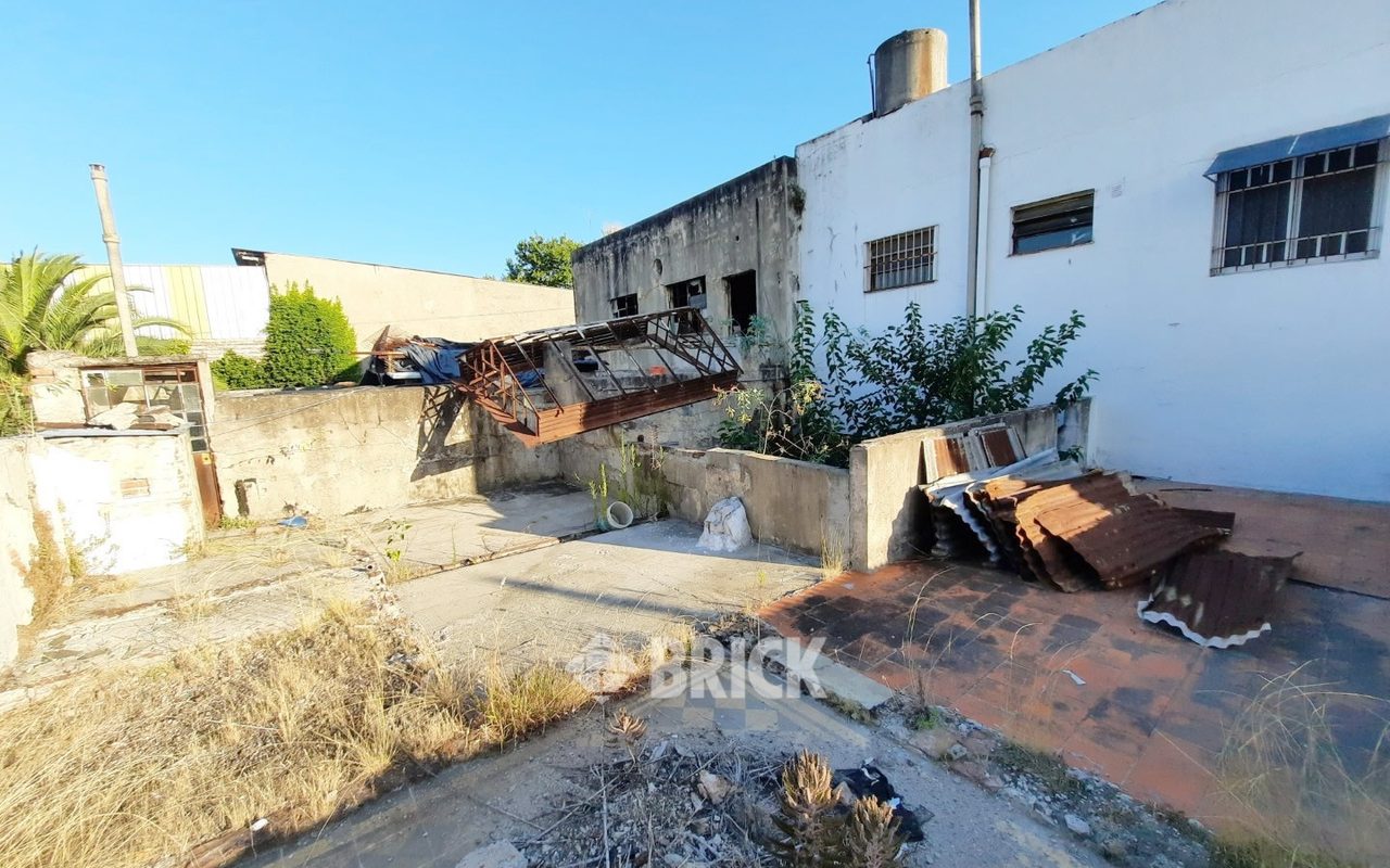 YRIGOYEN, HIPOLITO, AV. al 6600 19