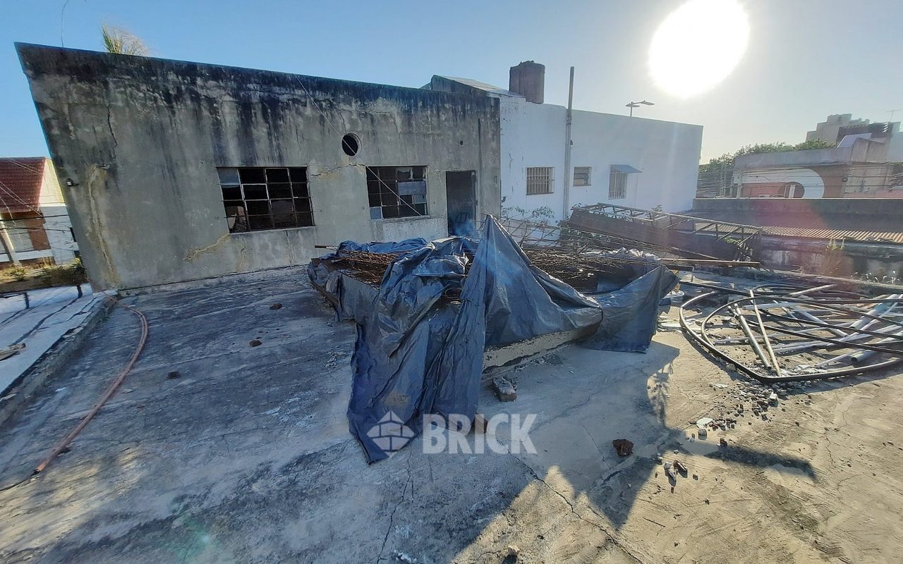 YRIGOYEN, HIPOLITO, AV. al 6600 22