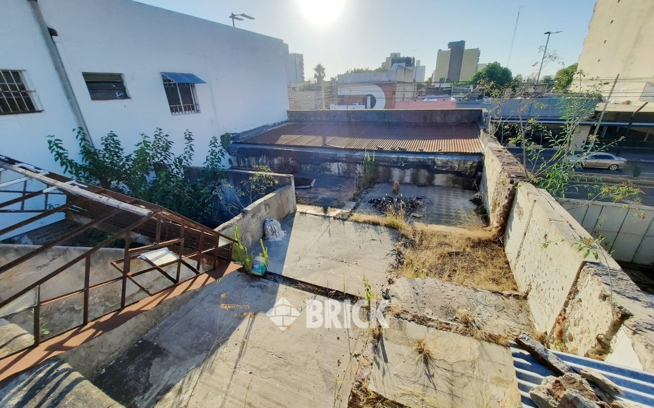 YRIGOYEN, HIPOLITO, AV. al 6600 24