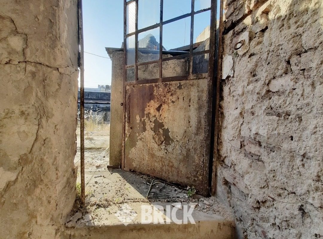 YRIGOYEN, HIPOLITO, AV. al 6600 25