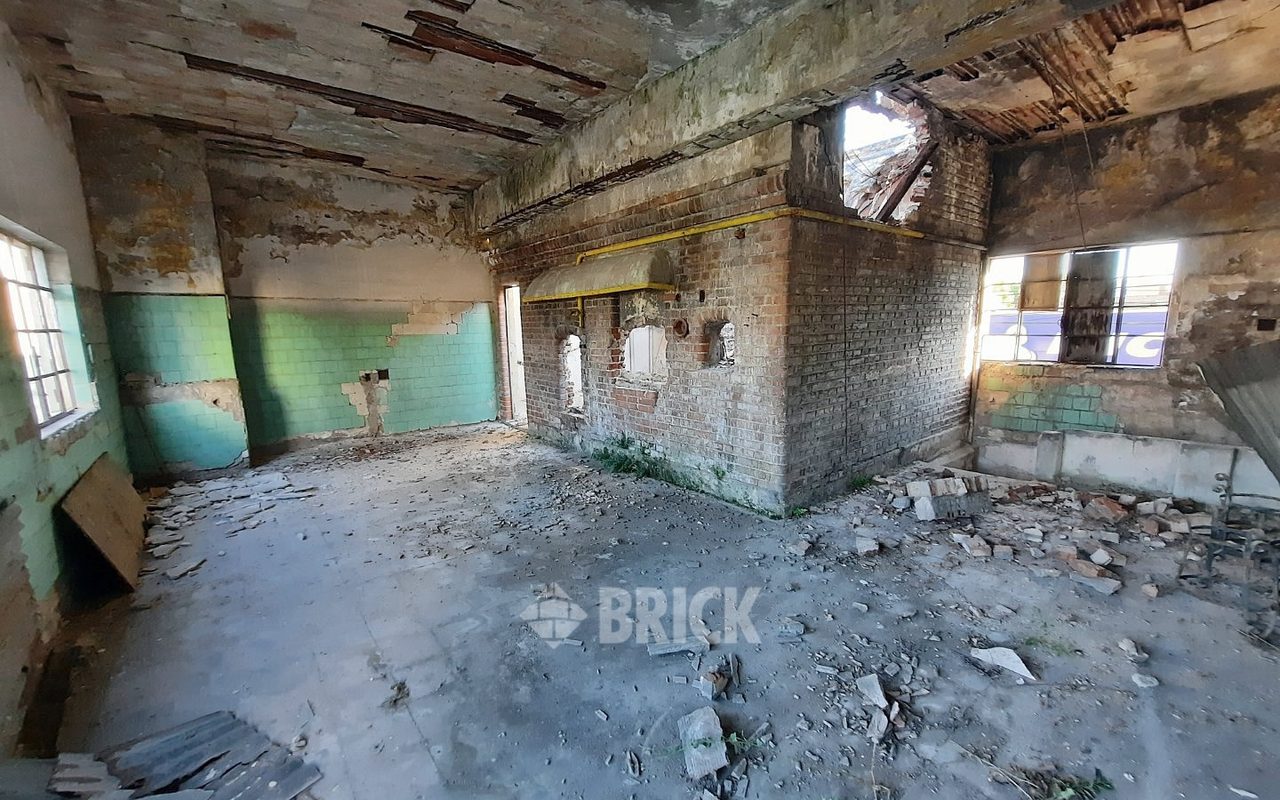 YRIGOYEN, HIPOLITO, AV. al 6600 27