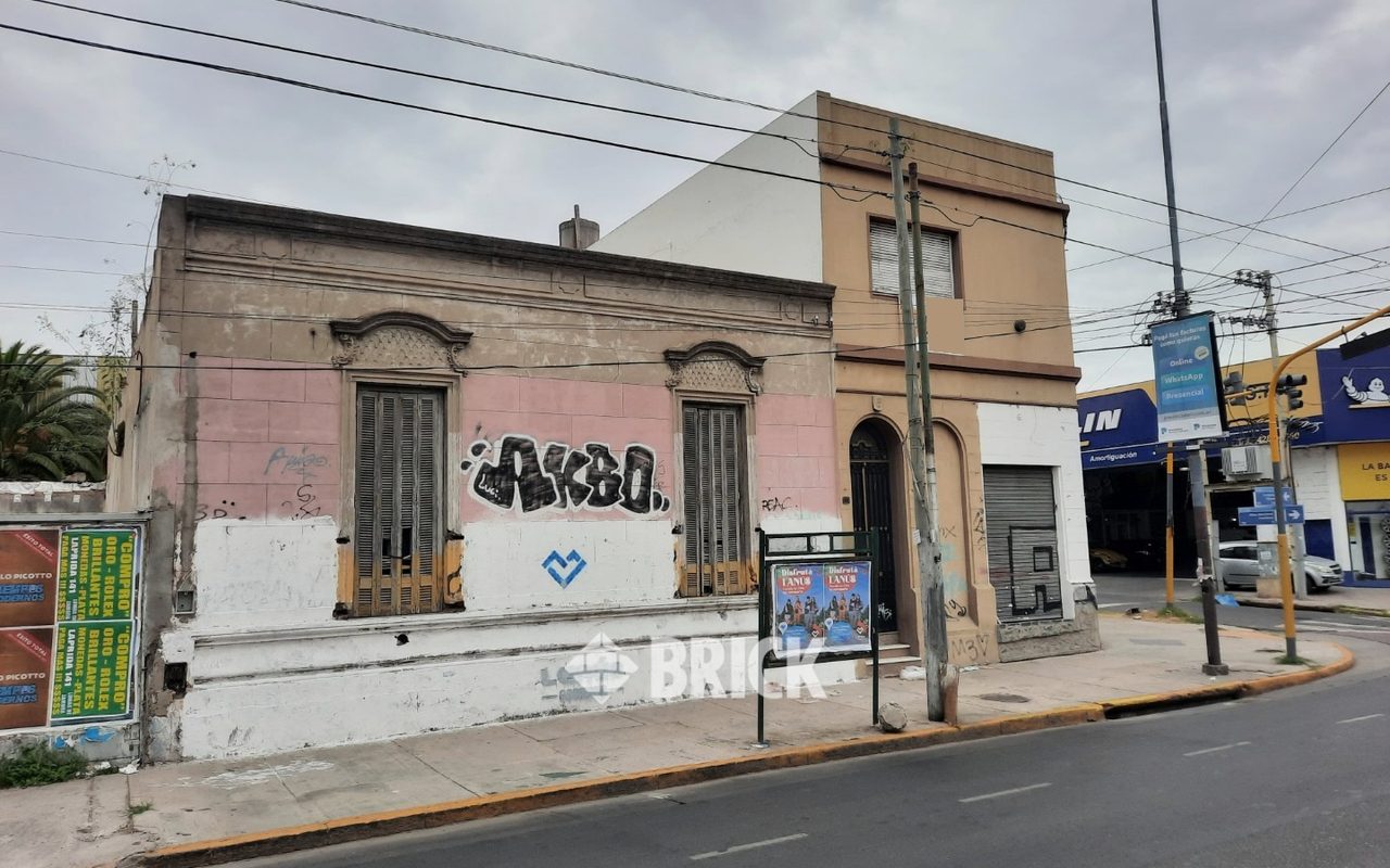 YRIGOYEN, HIPOLITO, AV. al 6600 4