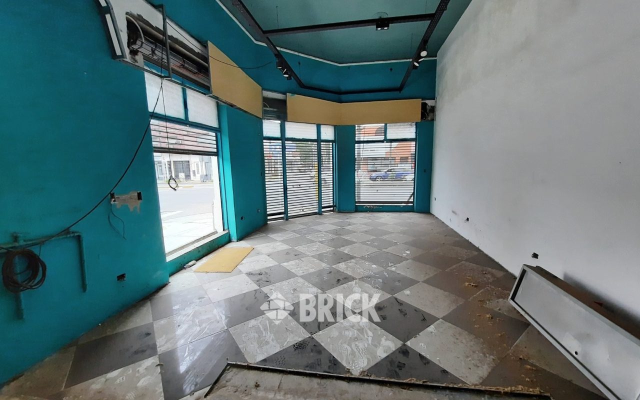 YRIGOYEN, HIPOLITO, AV. al 6600 5