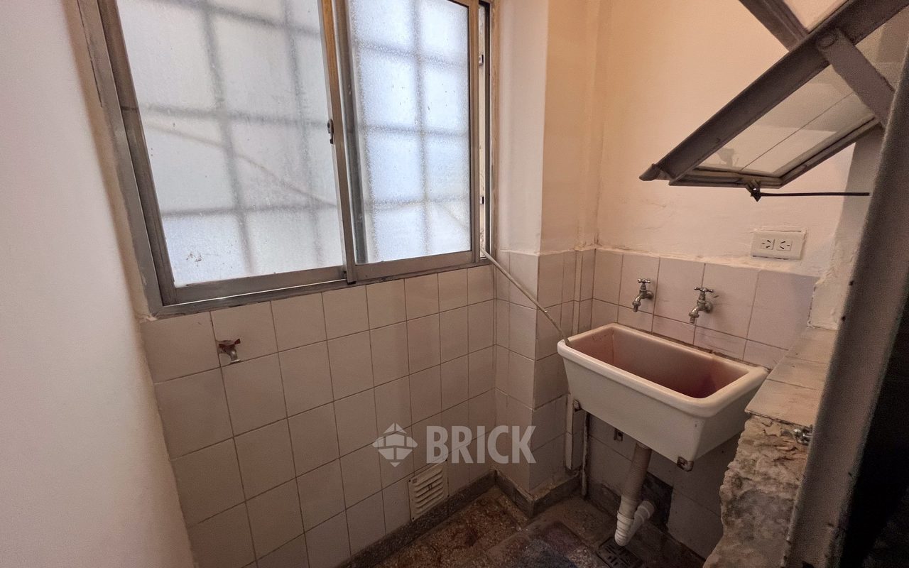 TRELLES, MANUEL al 800 Piso 2 10