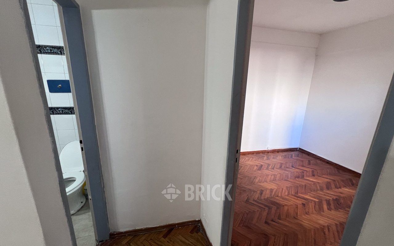 TRELLES, MANUEL al 800 Piso 2 4