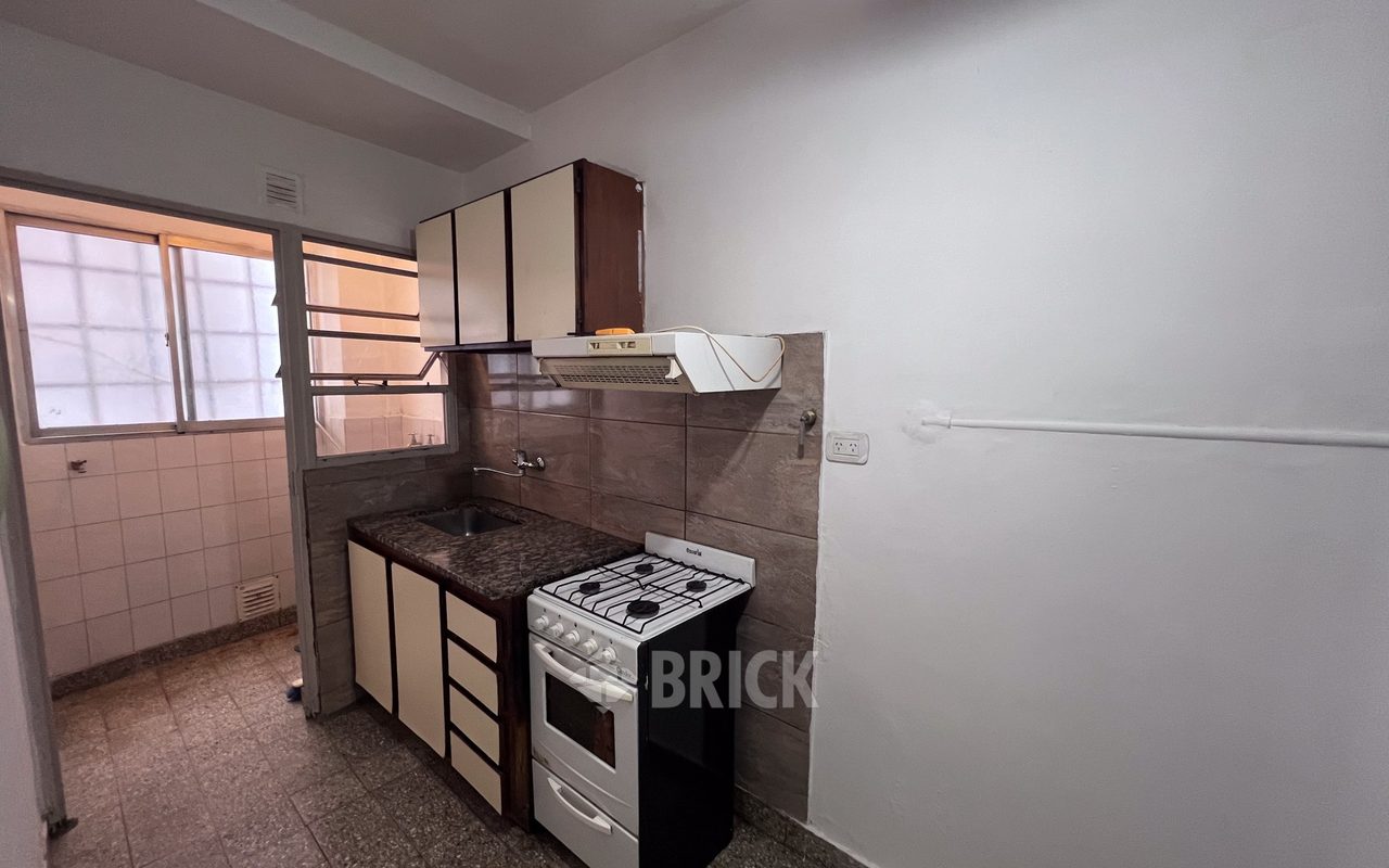 TRELLES, MANUEL al 800 Piso 2 8