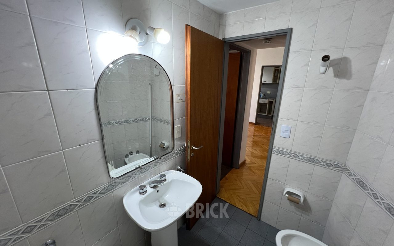 AVELLANEDA, AV. al 1800 Piso 6 11