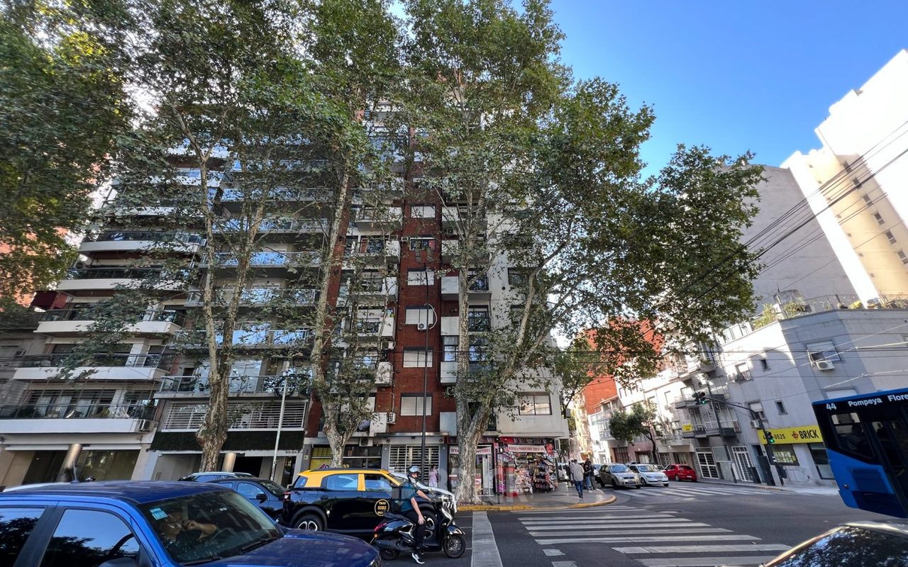 AVELLANEDA, AV. al 1800 Piso 6 13