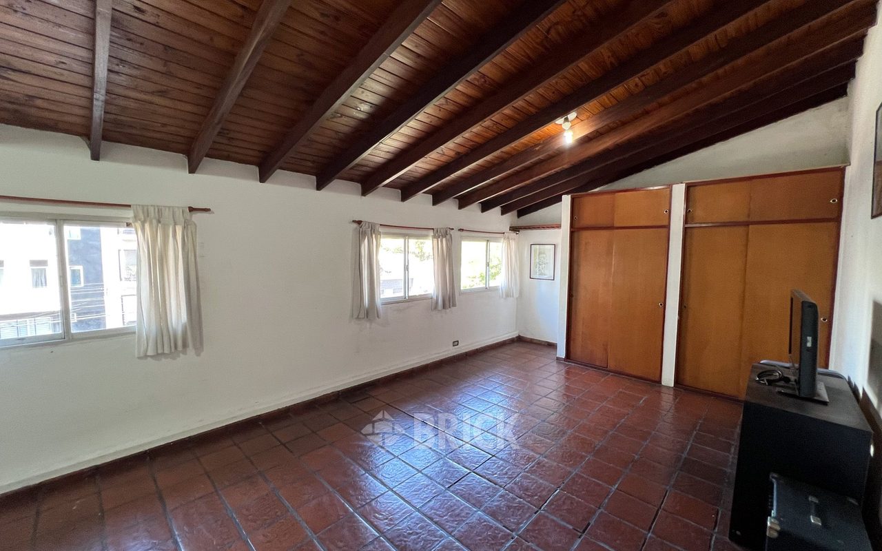 TRIUNVIRATO, AV. al 3300 Piso 1 18