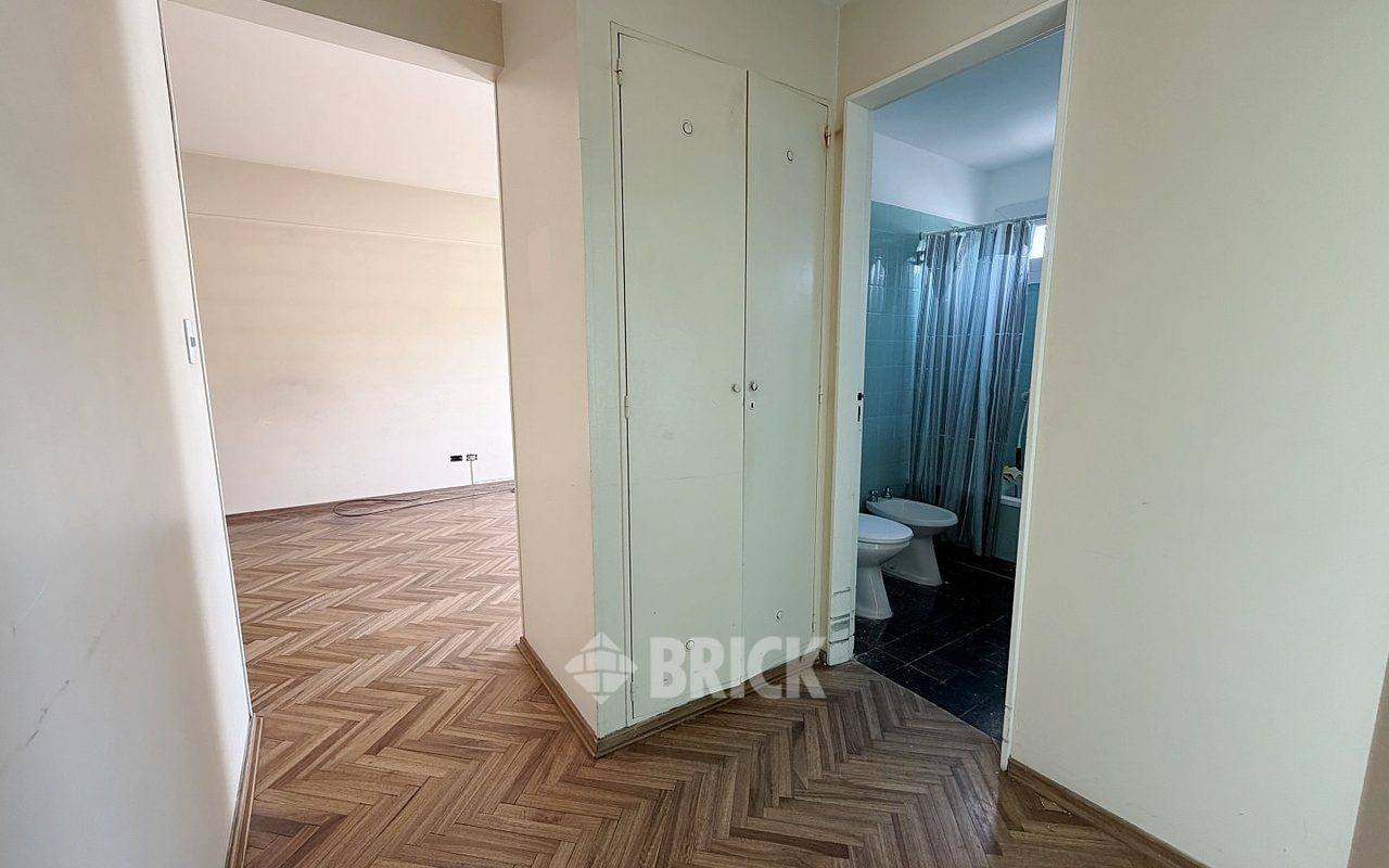 THAMES al 1800 Piso 3 11