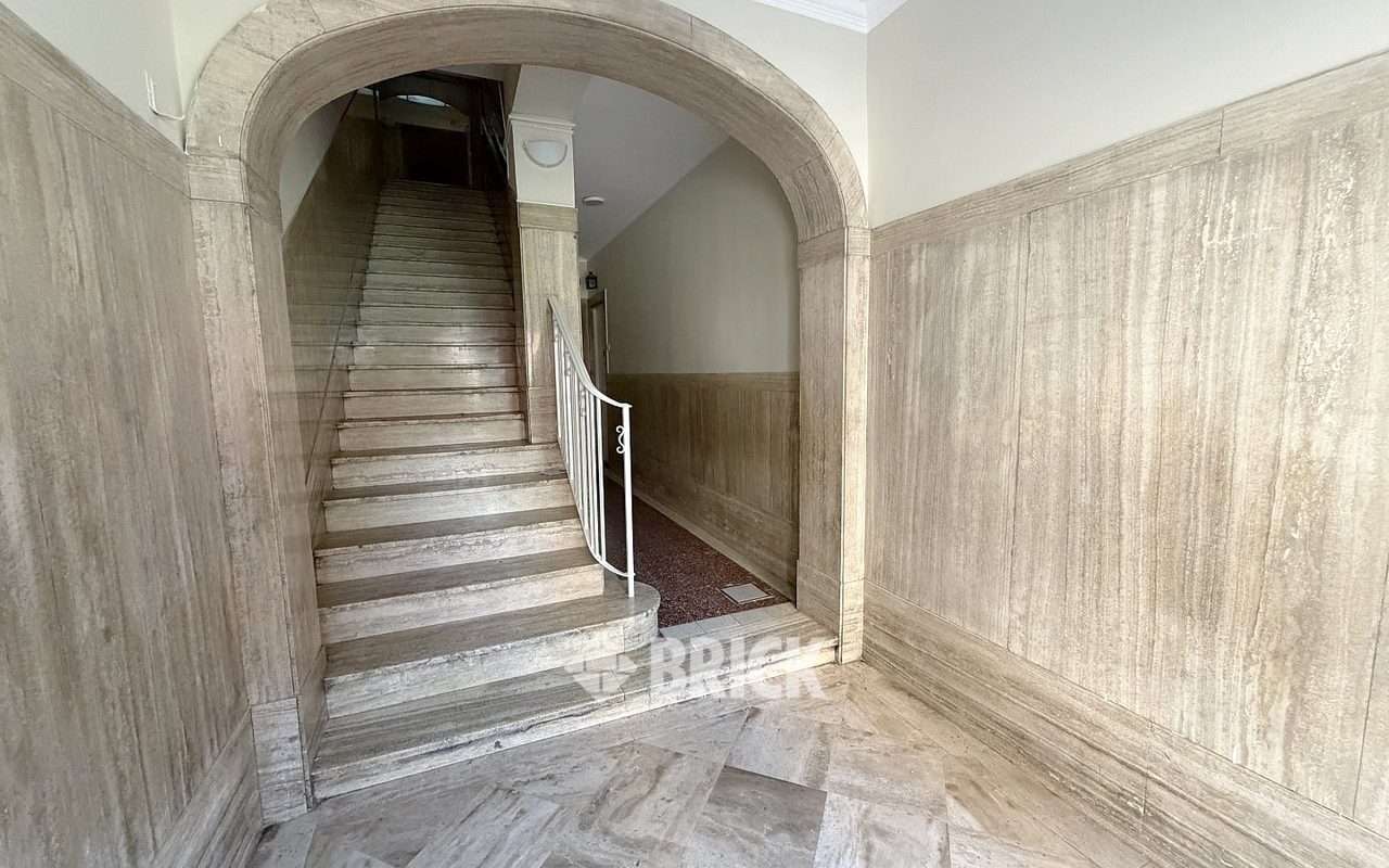 RODRIGUEZ, MARTIN al 700 Piso 1 24