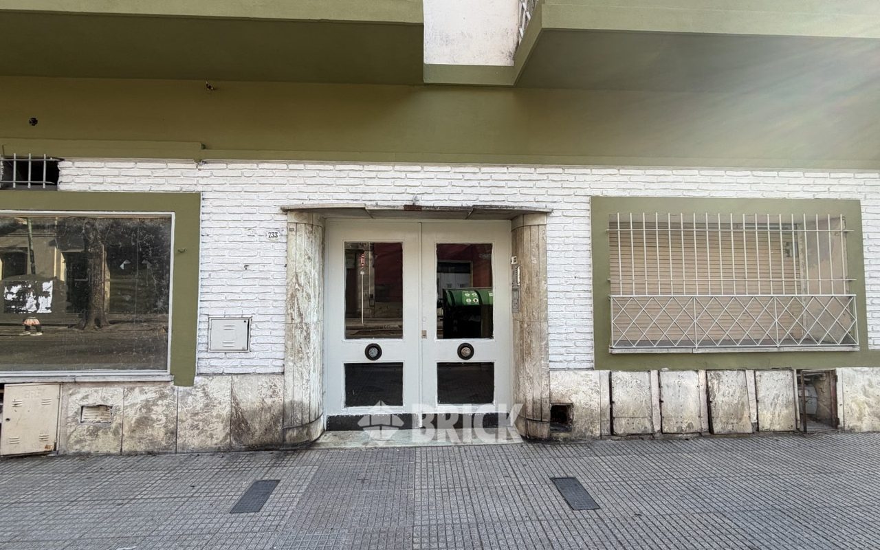 RODRIGUEZ, MARTIN al 700 Piso 1 25