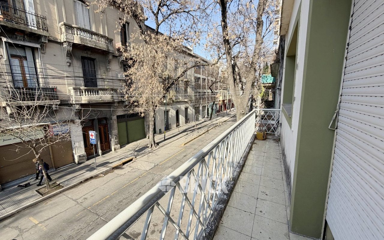 RODRIGUEZ, MARTIN al 700 Piso 1 7