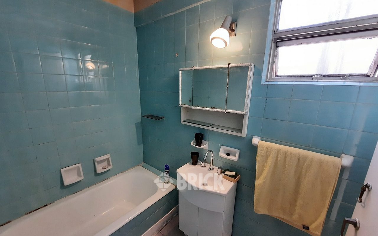 ALVAREZ, JULIAN al 2400 Piso 9 19