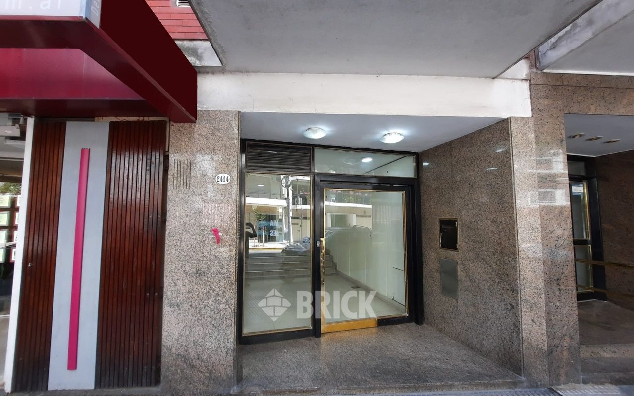 ALVAREZ, JULIAN al 2400 Piso 9 23