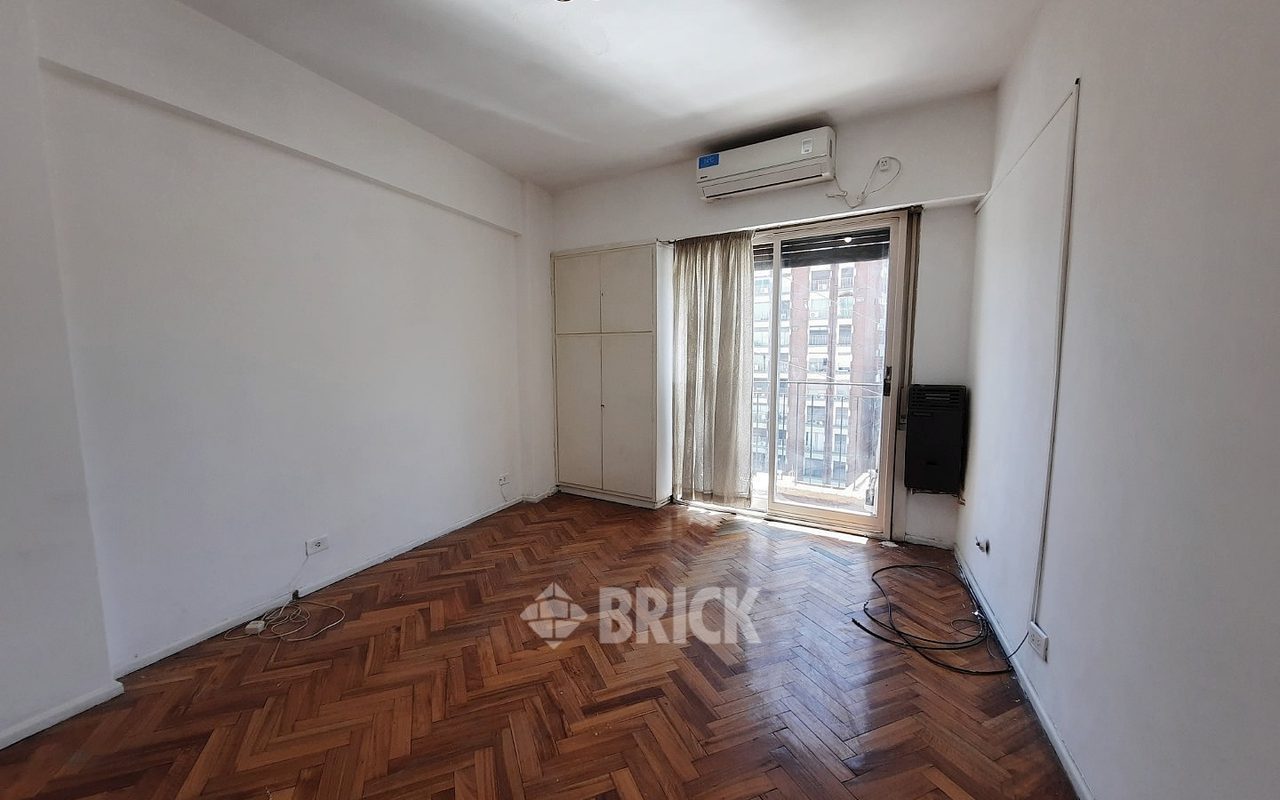 ALVAREZ, JULIAN al 2400 Piso 9 3