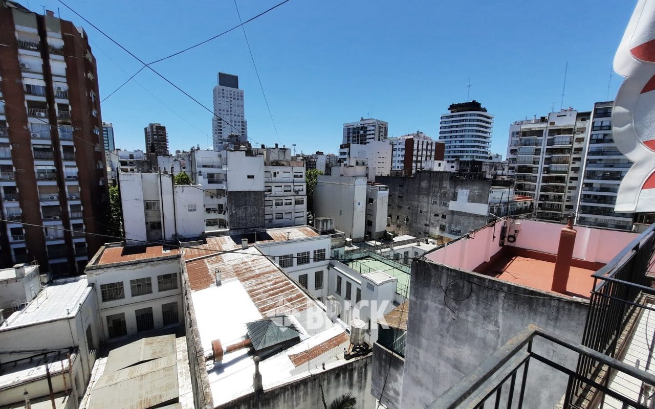 ALVAREZ, JULIAN al 2400 Piso 9 7