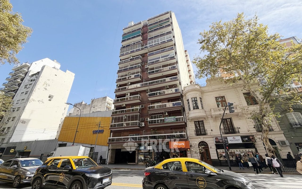 PUEYRREDON, AV. al 1300 Piso 8 32