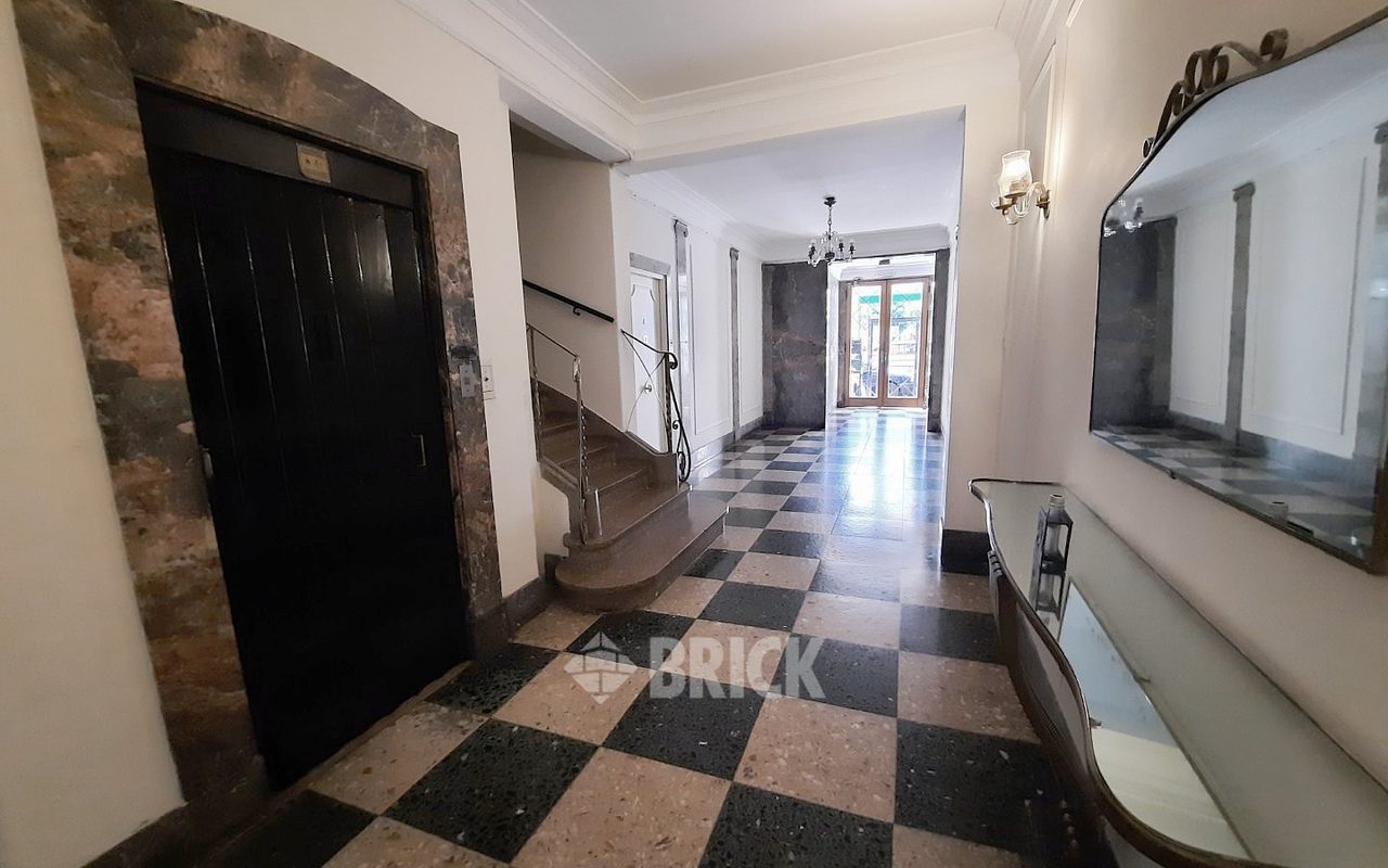 AZCUENAGA al 900 Piso 3 23