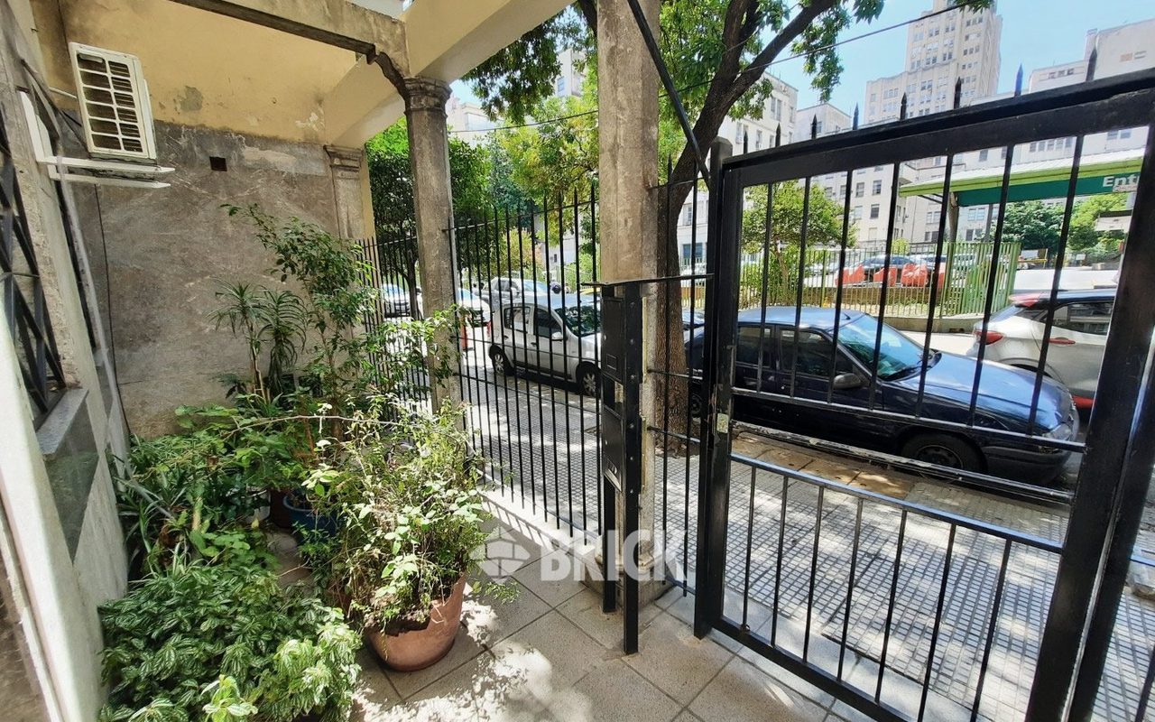 AZCUENAGA al 900 Piso 3 26