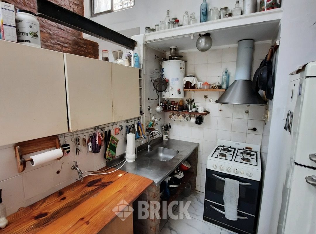 CALVO, CARLOS al 1600 Piso PB 7