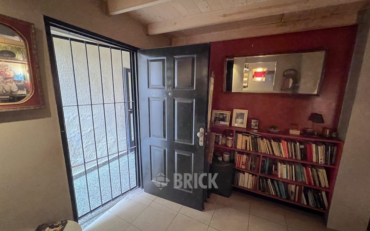 BEAUCHEF al 800 Piso PB 13