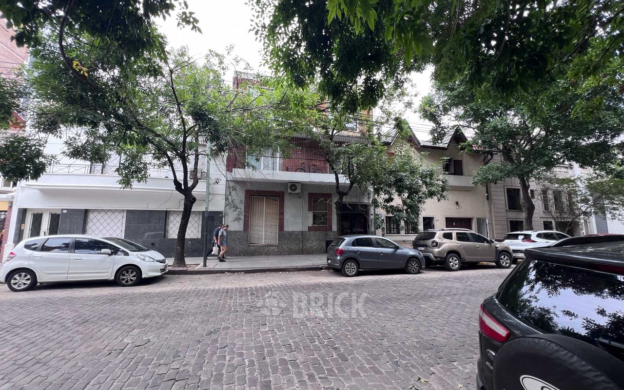 BEAUCHEF al 800 Piso PB 15