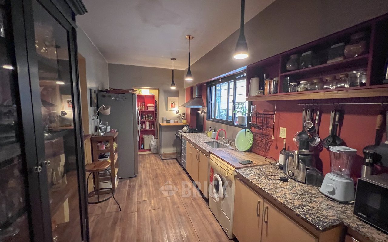 BEAUCHEF al 800 Piso PB 4