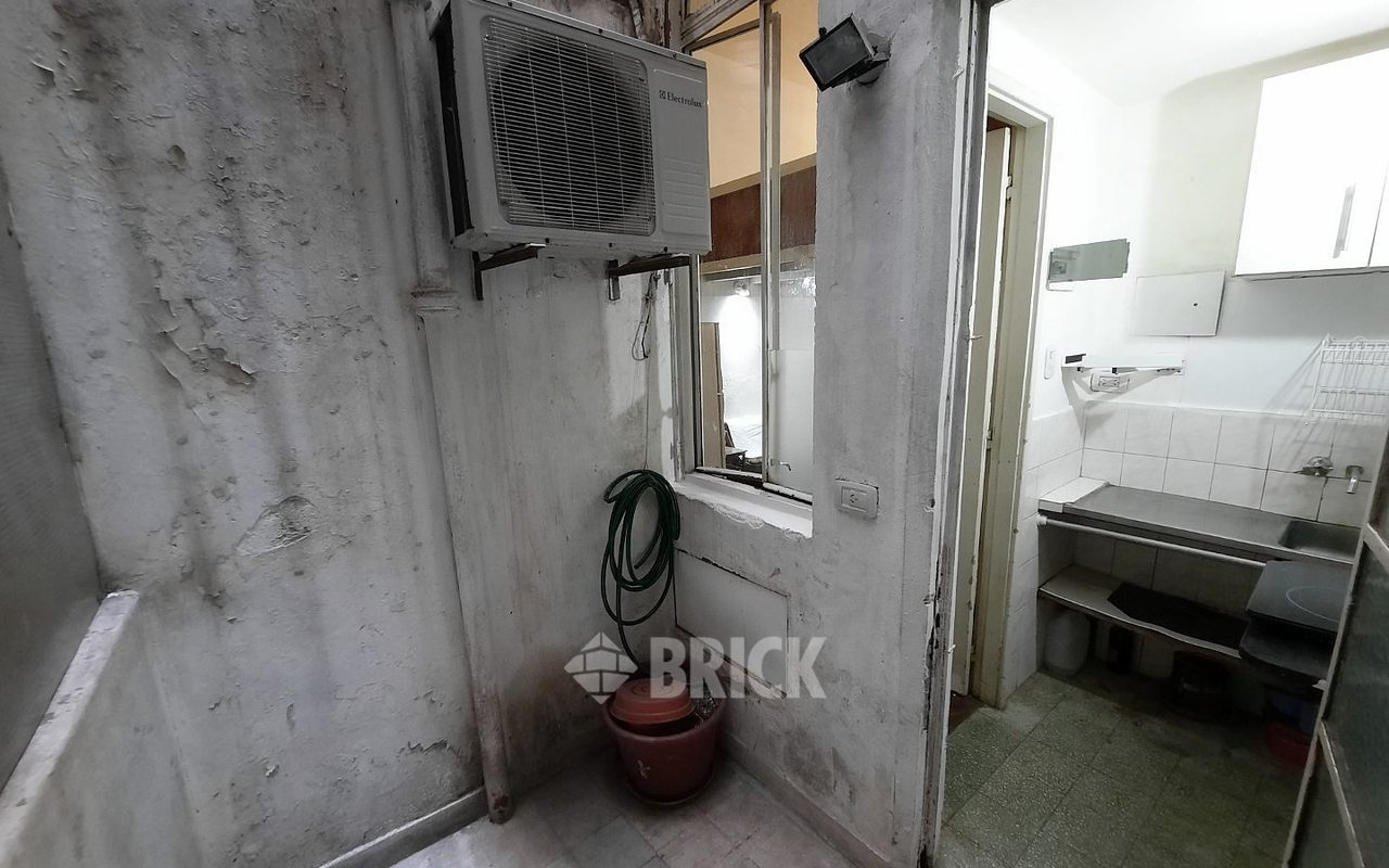 TUCUMAN al 600 Piso PB 18