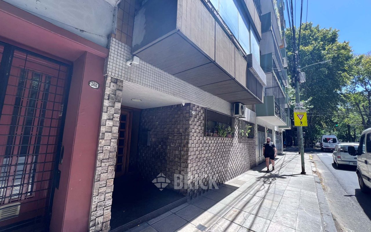 SALGUERO, JERONIMO al 300 Piso 5 14