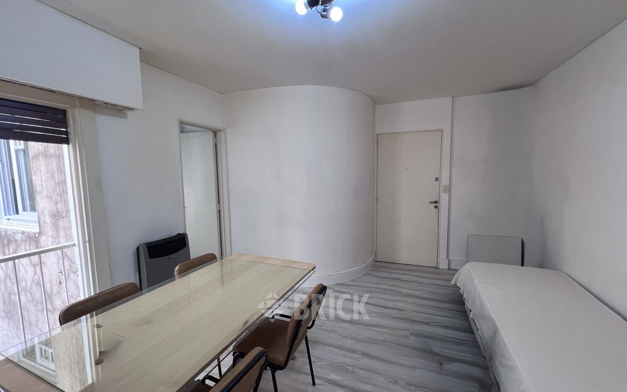 SALGUERO, JERONIMO al 300 Piso 5 3