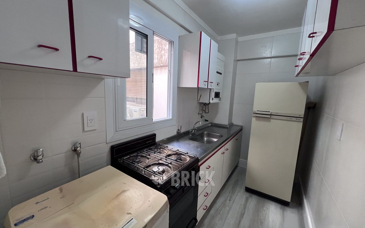 SALGUERO, JERONIMO al 300 Piso 5 7