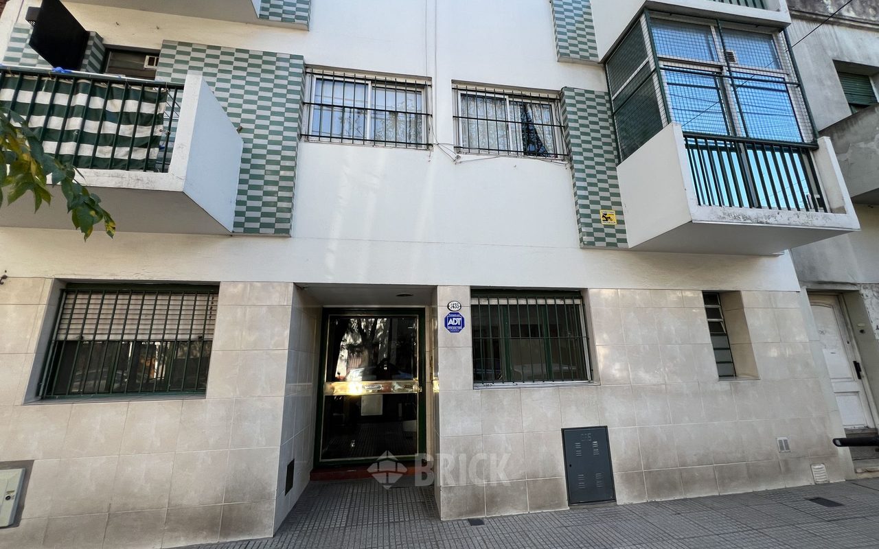 CONDE al 1400 Piso PB 12